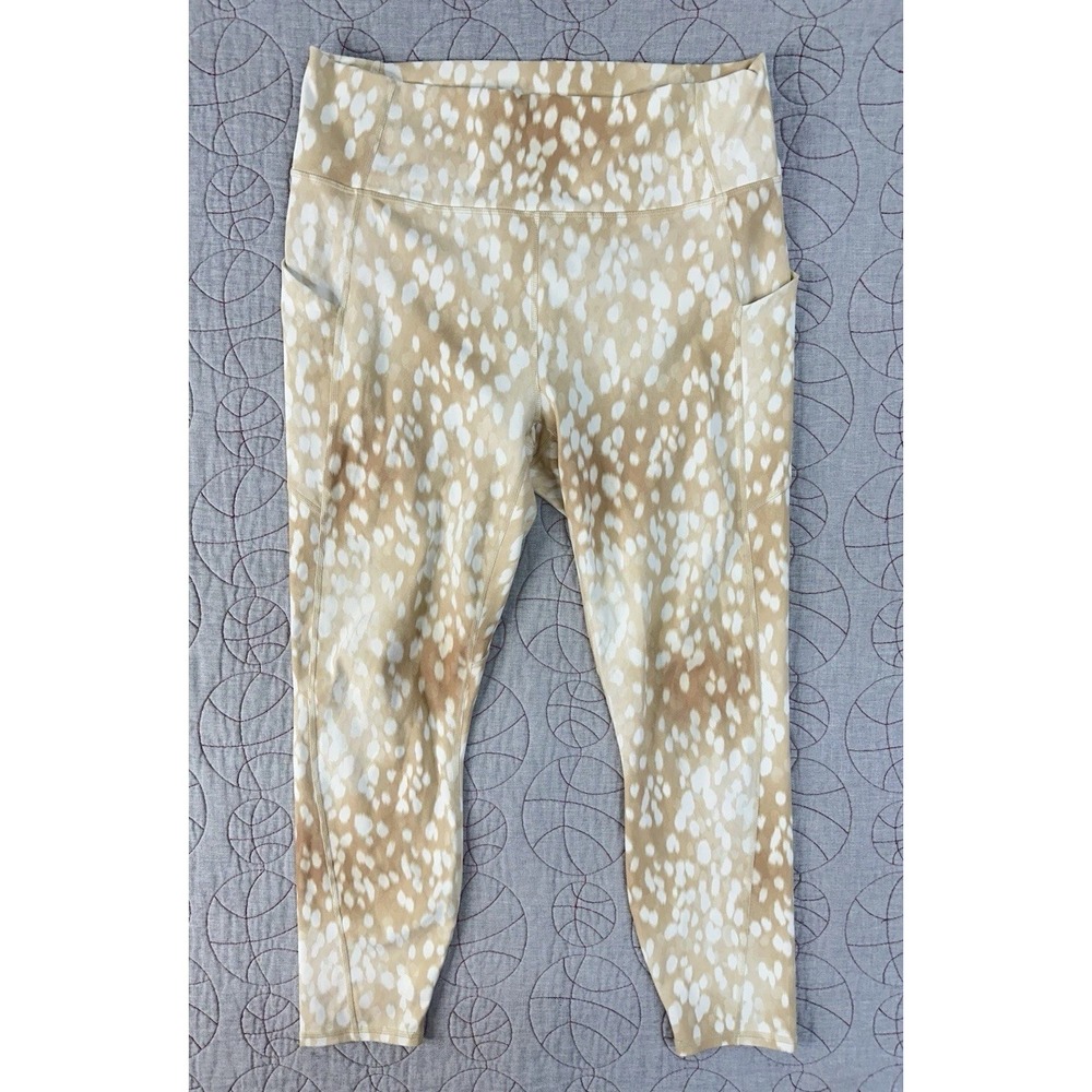Fabletics Oasis High Waisted 7/8 Legging Tan Spotted Doe / Women's XL